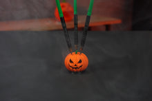 Lade das Bild in den Galerie-Viewer, Dartständer Kürbis