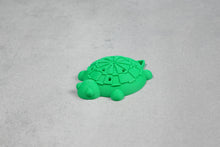 Lade das Bild in den Galerie-Viewer, Dartkröte - Dartständer/ Dartshalter für 9 Darts