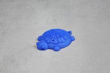 Lade das Bild in den Galerie-Viewer, Dartkröte - Dartständer/ Dartshalter für 9 Darts