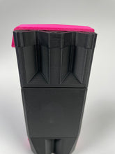 Lade das Bild in den Galerie-Viewer, B-Ware DartCase 6.0 Schwarz/Schwarz/Pink (1410249)
