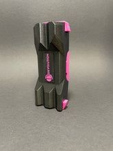 Lade das Bild in den Galerie-Viewer, B-Ware DartCase 6.0 Schwarz/Pink