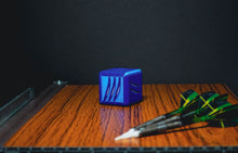 Lade das Bild in den Galerie-Viewer, Kratzerwürfel