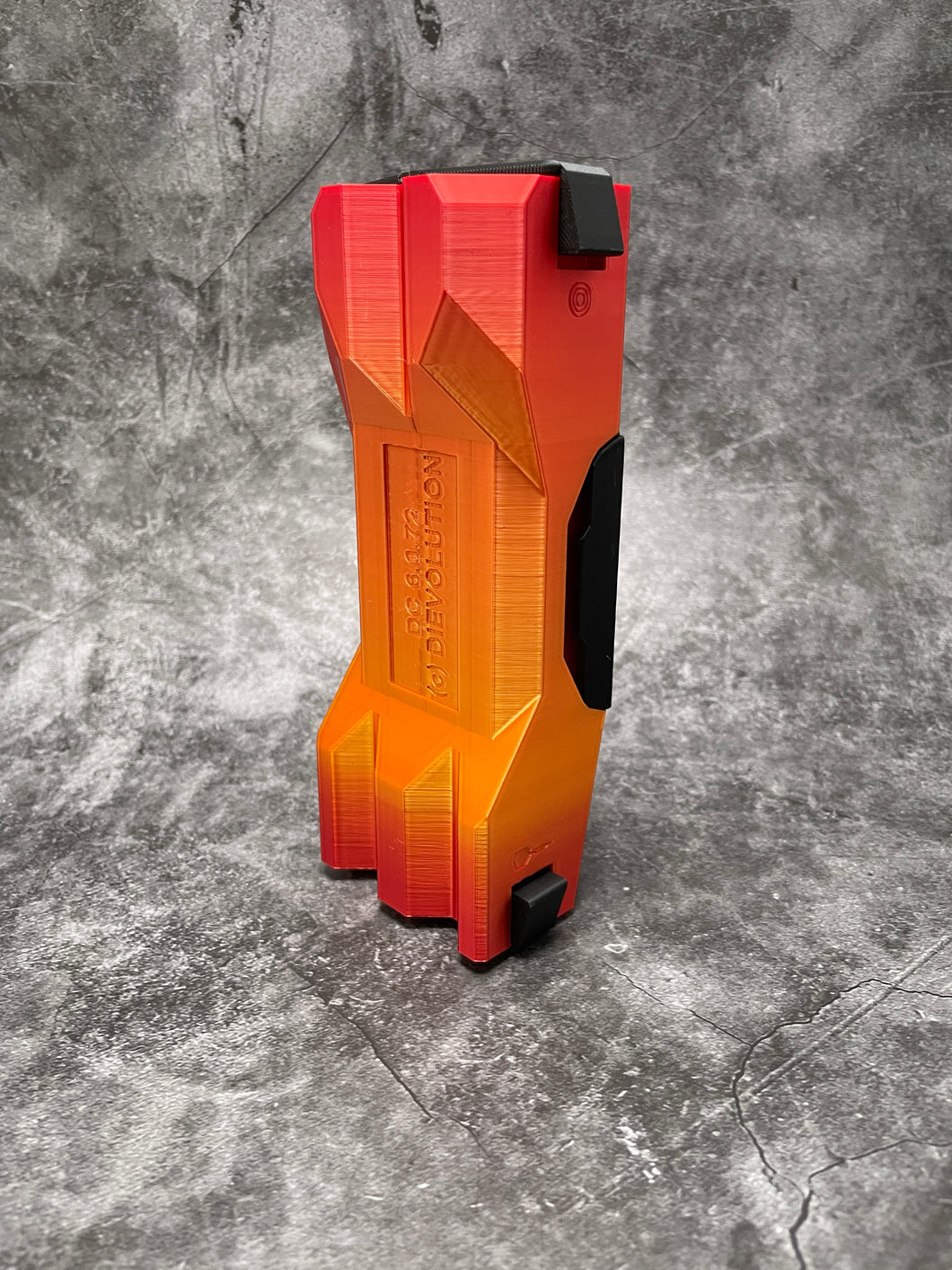 DIEVOLUTION DartCase 6.0 Shiny Uniques: Gelb / Rot (Fire)