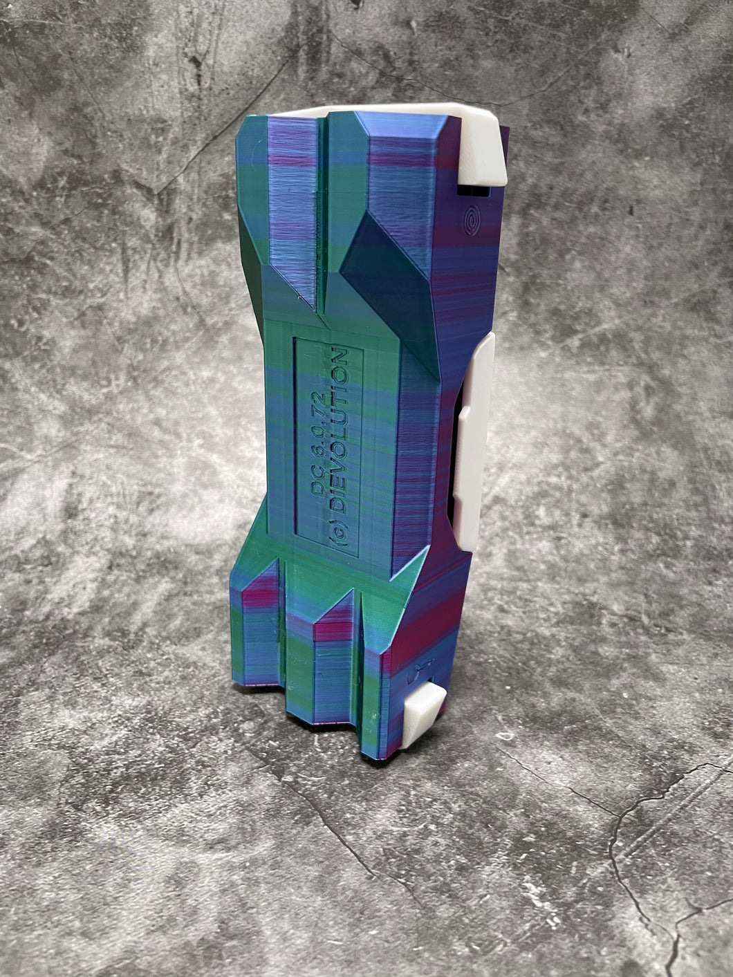 DIEVOLUTION DartCase 6.0 Shiny Uniques: Magenta / Grün / Blau (aurora)
