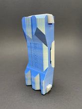 Lade das Bild in den Galerie-Viewer, DIEVOLUTION DartCase 6.0 Shiny Uniques: Blau / Hellblau (Frozen)
