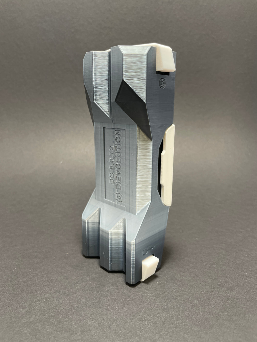 DIEVOLUTION DartCase 6.0 Shiny Uniques: Grau / Hellgrau (Moon)