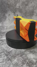 Load and play video in Gallery viewer, DIEVOLUTION DartCase 6.0 Shiny Uniques: Gelb / Pink (Neon1)
